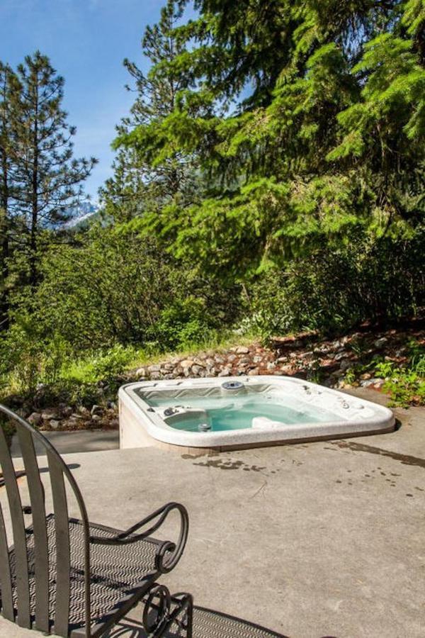 ליבנוורת' Snowgrass Lodge - River, Mountain Views & Hot Tub מראה חיצוני תמונה
